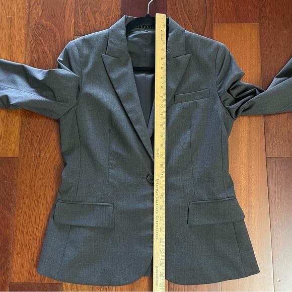 Theory Wool Blend 1 Button Blazer 3 Button Cuffs Lined Style 80001199 B18 Women - Picture 10 of 13